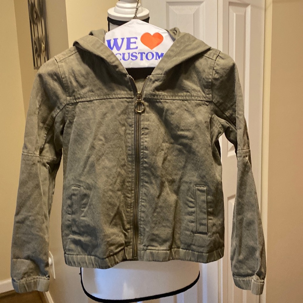 ❤️Army green jacket - 100& cotton, looks and feels like denim - L great co…